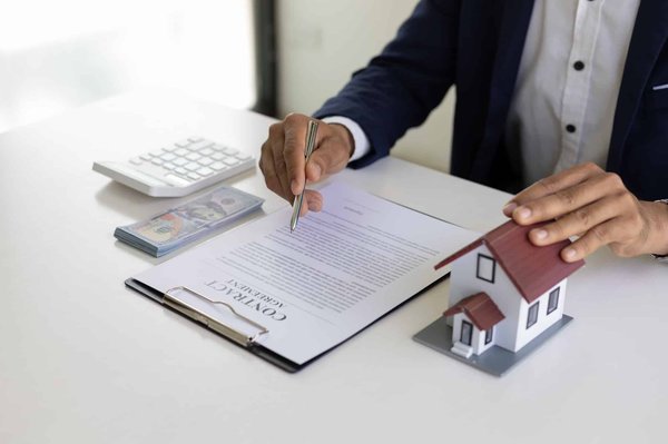 Comment la réglementation influence-t-elle la gestion locative ?